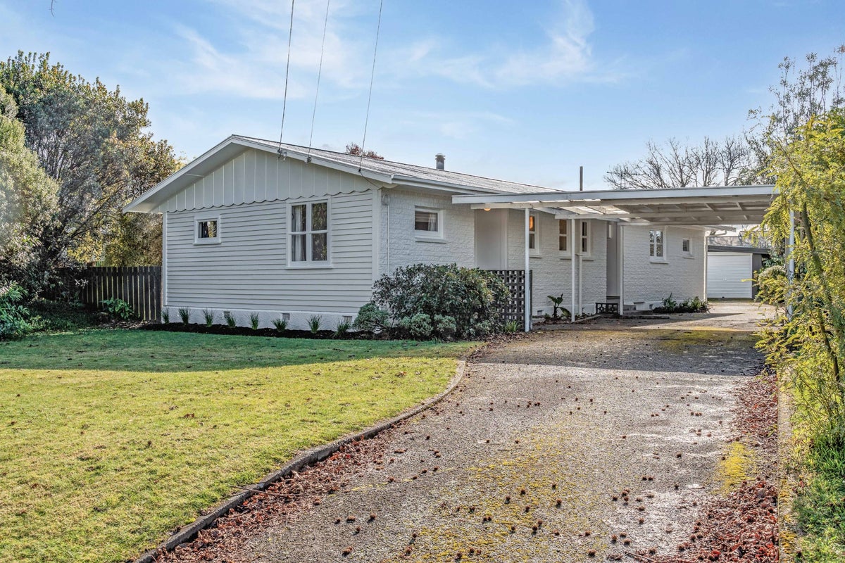 26 Miro Street, Lansdowne, Masterton - Carousel 2