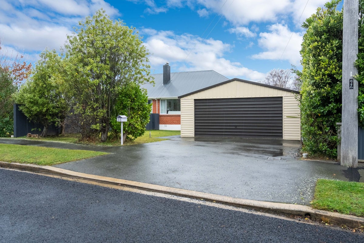 36 Allenby Avenue, Liberton, Dunedin - Carousel 1