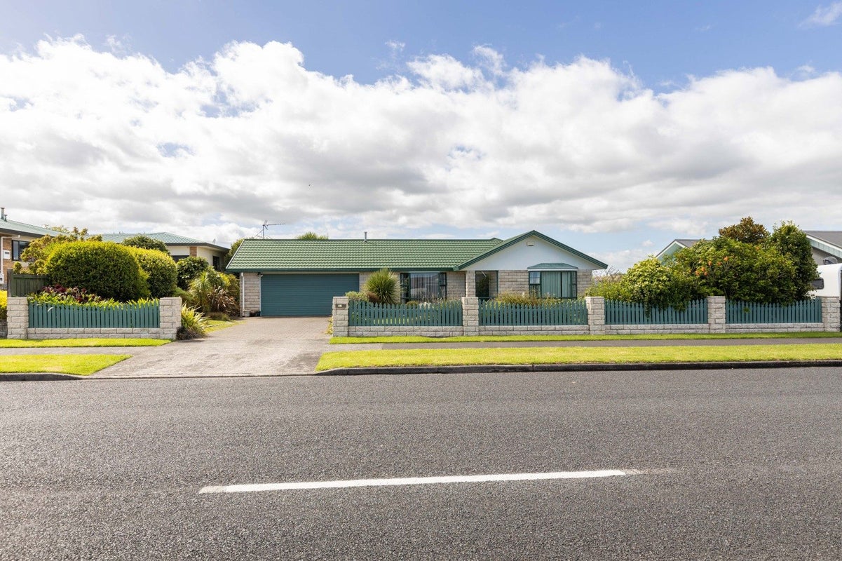 53 Barrett Road, Whalers Gate, New Plymouth - Carousel 27