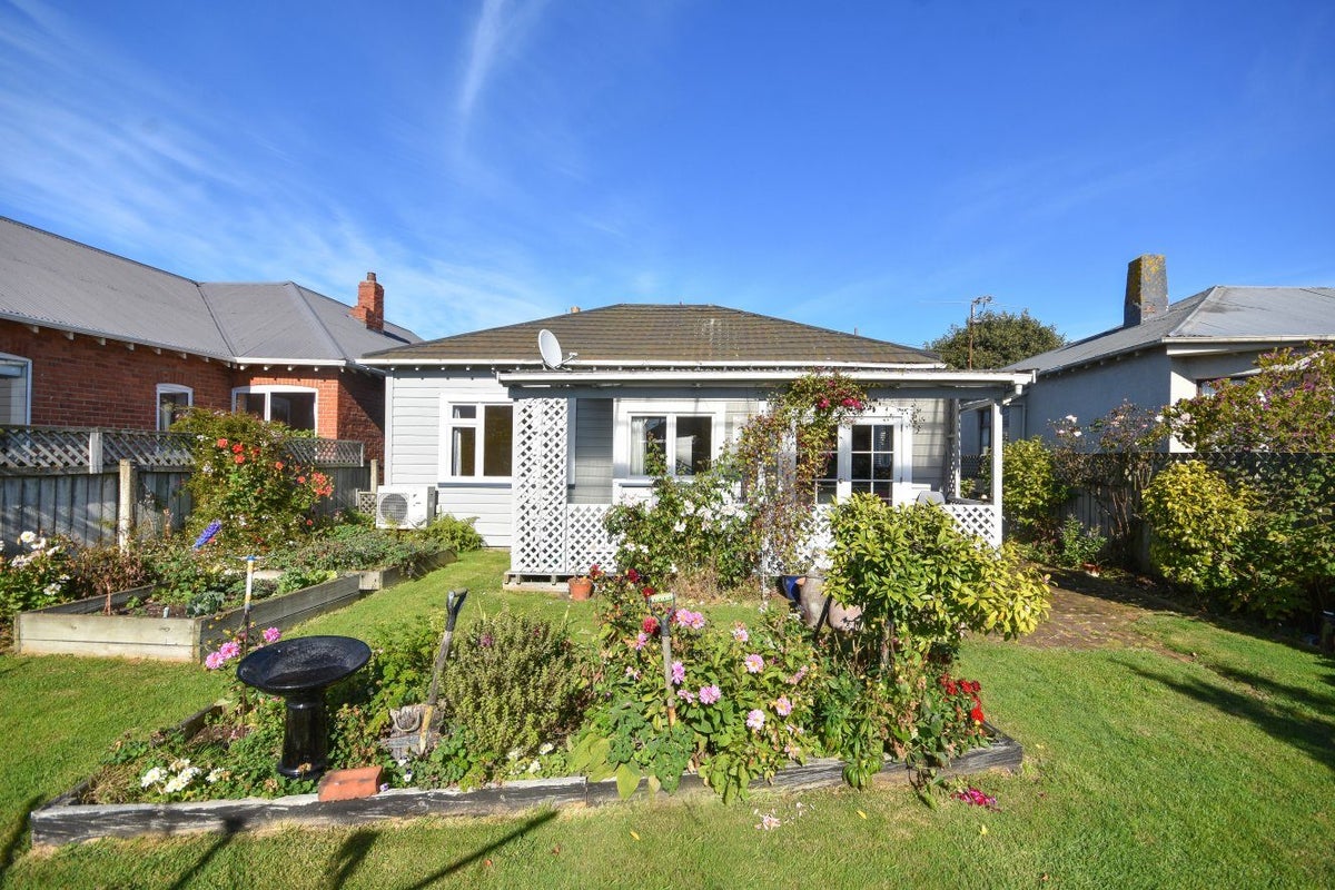 5 Nile Street, Saint Clair, Dunedin - Carousel 24