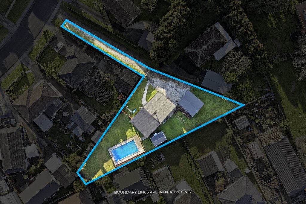 39 Thornlow Street, Glendene, Waitakere City, Auckland - Carousel 1