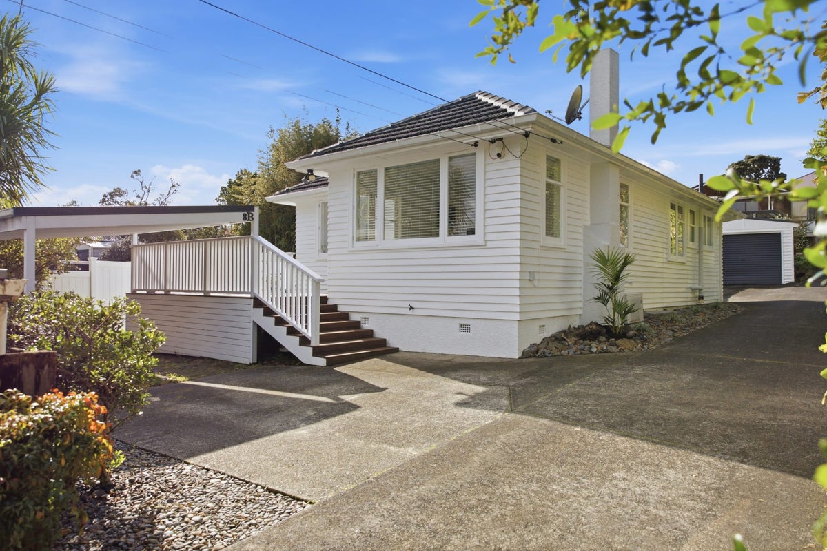 2/8 Arahoe Road, New Lynn, Auckland - Carousel 1