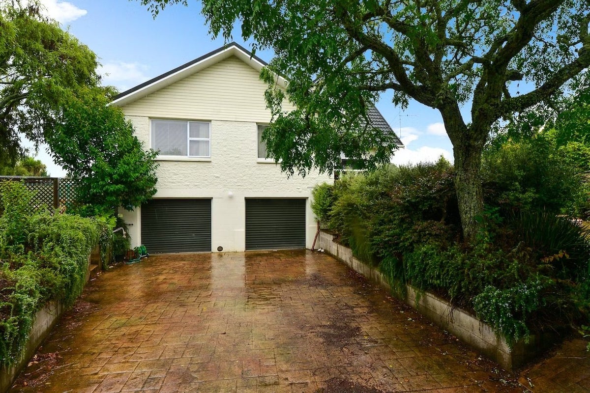 1 Sussex Street, Chartwell, Hamilton - Carousel 18
