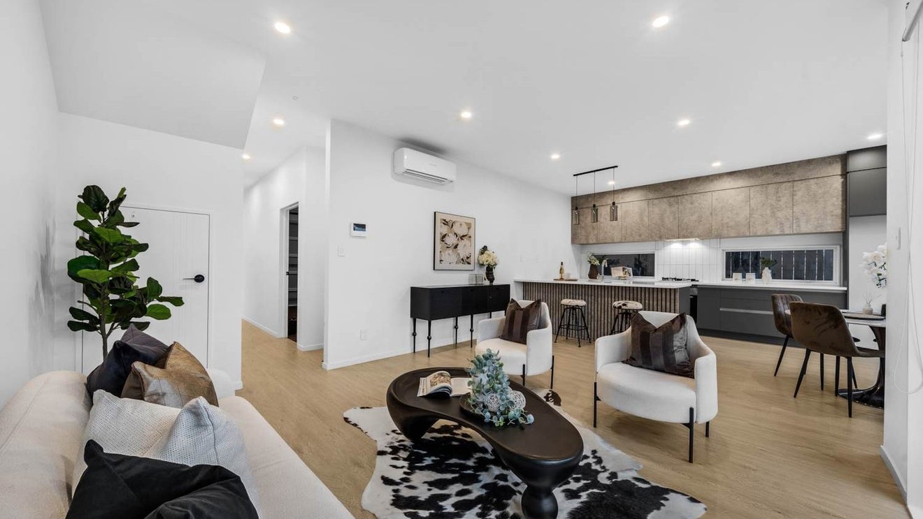 3B Loloma Drive, Half Moon Bay, Auckland - Carousel 1