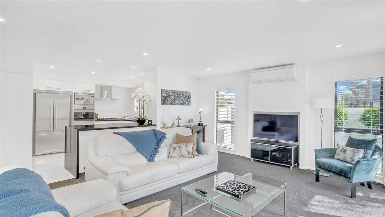 118 Bishop Street, St Albans, Christchurch - Carousel 2