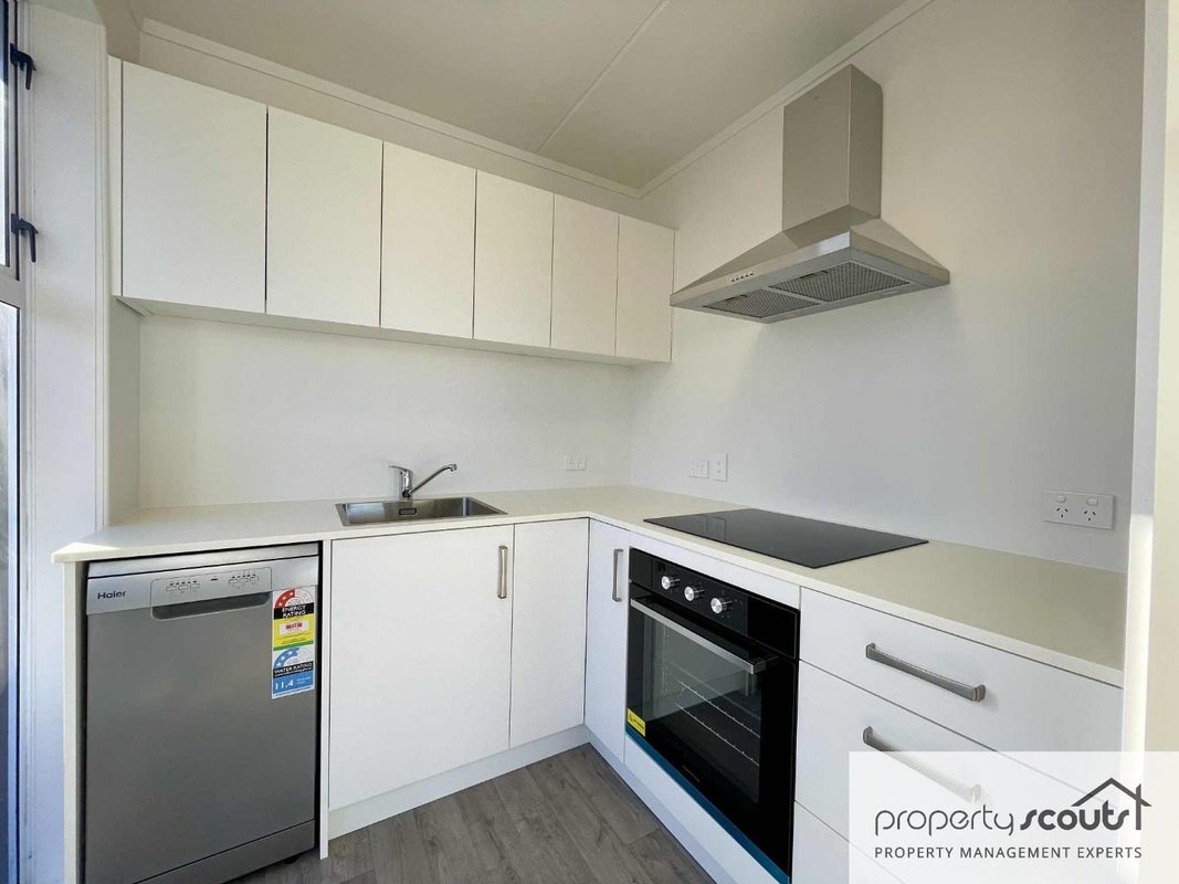 21 Blackmore Street, Lynmouth, New Plymouth - Carousel 2
