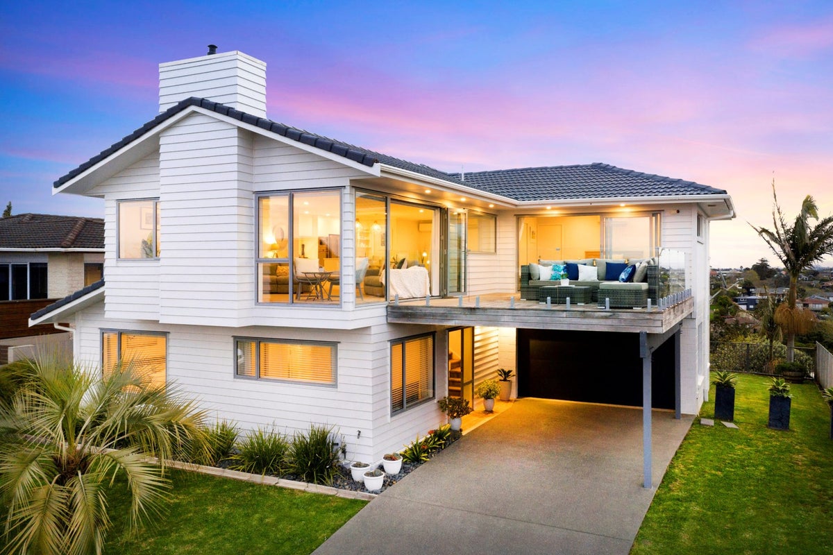 12 Pounamu Place, Shelly Park, Auckland - Carousel 2