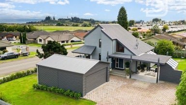 2 Iles Road, Lynmore, Rotorua - Carousel 1