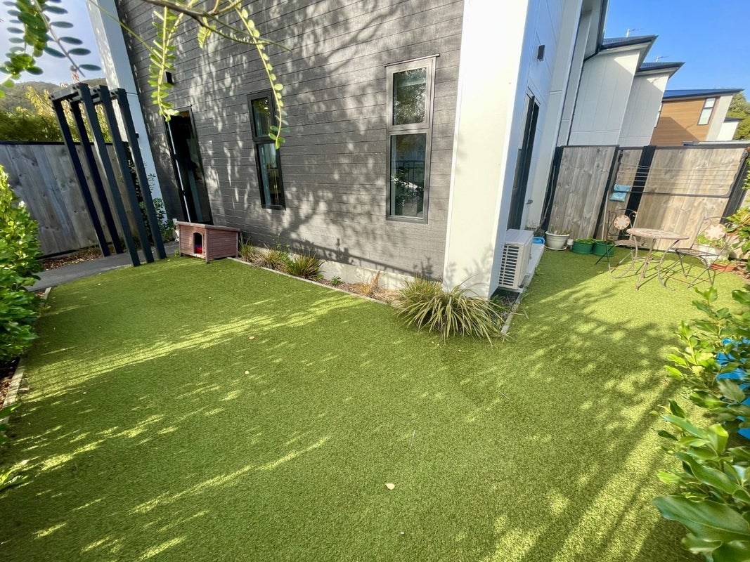 1/8 Rainey Grove, Taita, Lower Hutt - Carousel 13