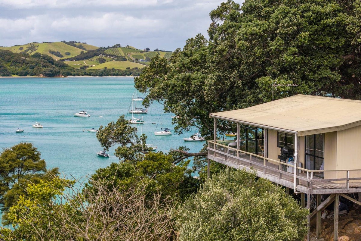 6 Pohutukawa Avenue, Ōmiha, Waiheke Island - Carousel 25