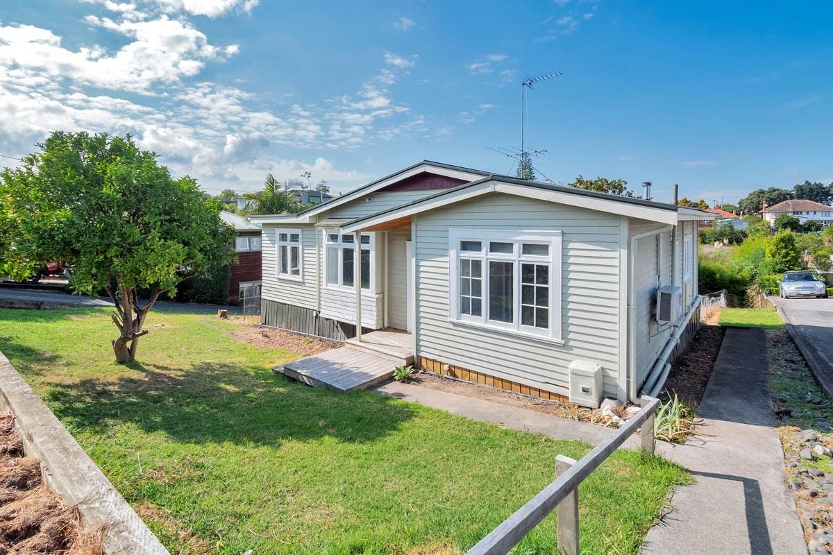 30 Wingate Street, Avondale, Auckland - Carousel 1