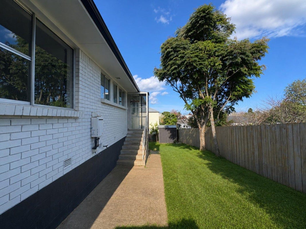 2/3 Rose Street, Maeroa, Hamilton - Carousel 17