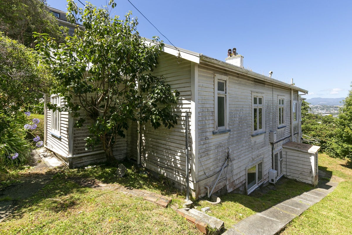 1/119 Rakau Road, Hataitai, Wellington - Carousel 1