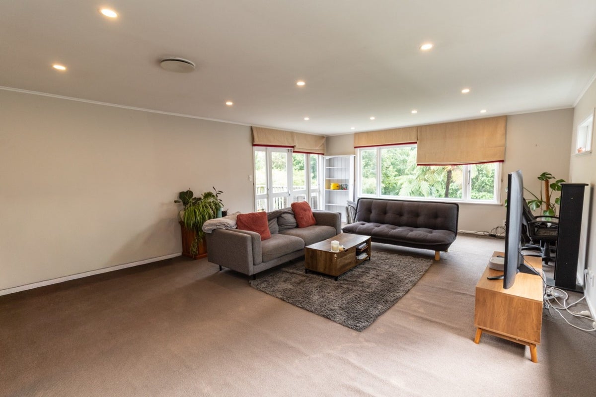 79 Helston Road, Paparangi, Wellington - Carousel 2