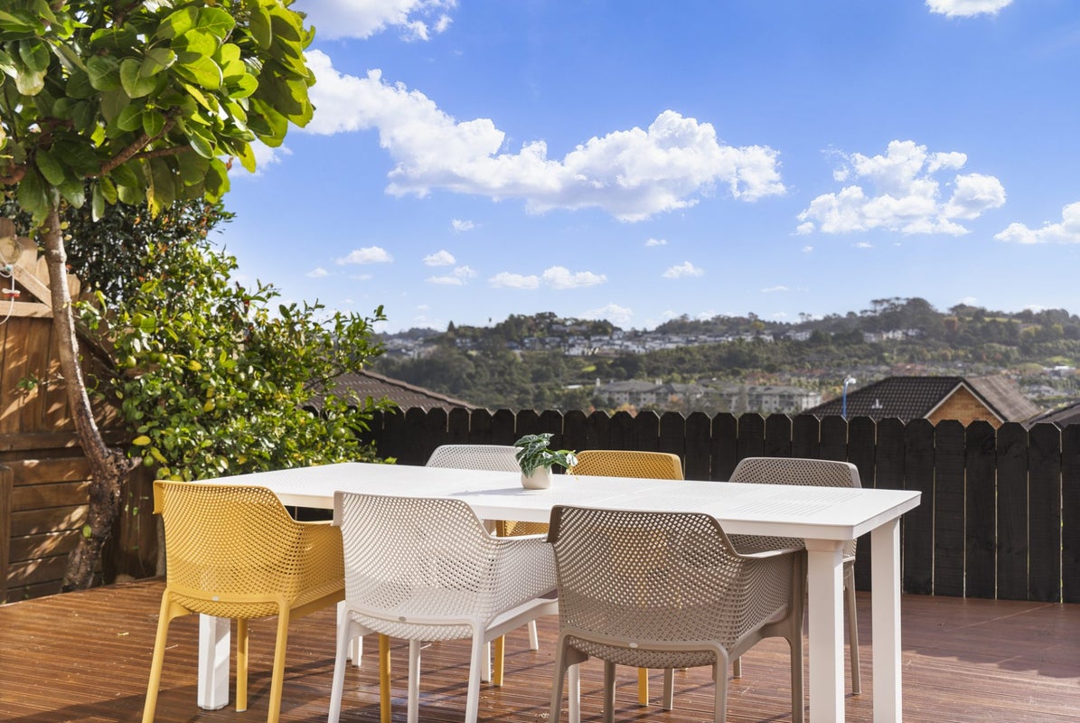 15/22 Northcross Drive, Oteha, Auckland - Carousel 2