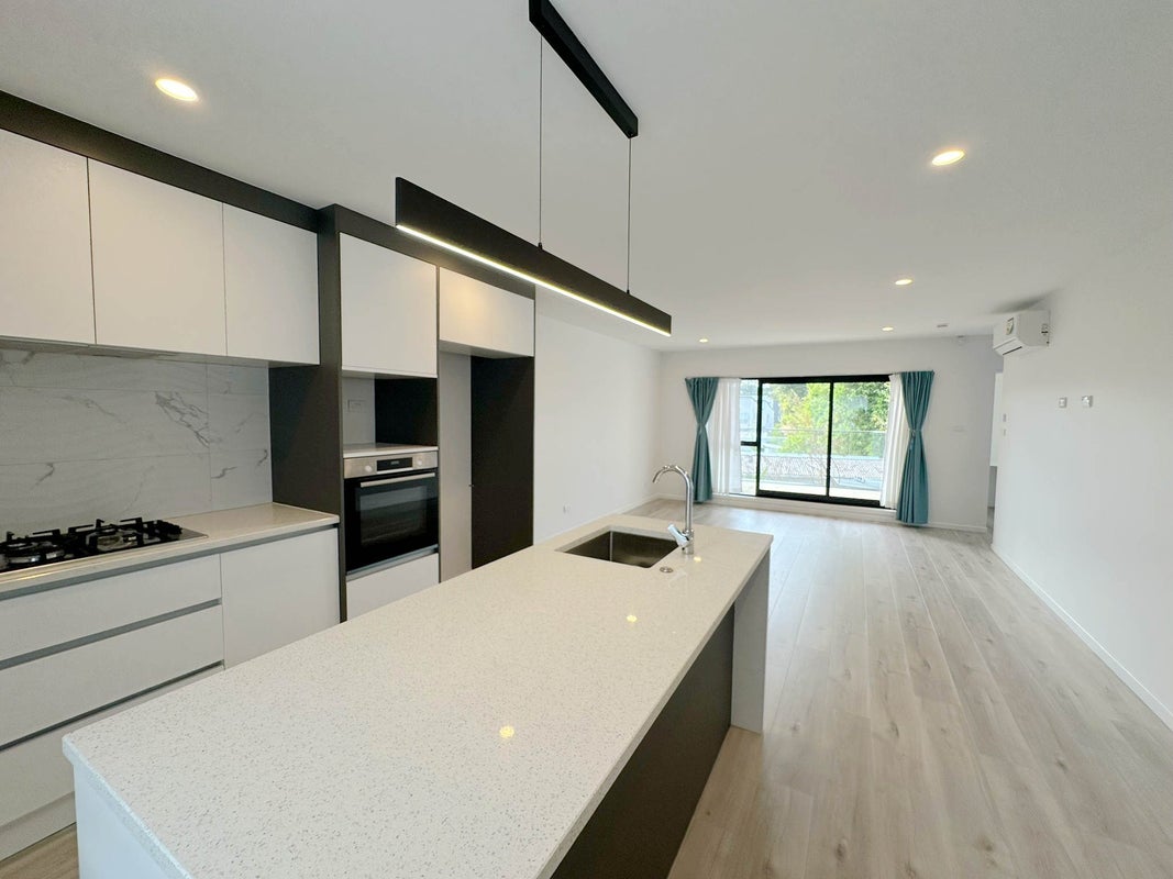 113C Sycamore Drive, Sunnynook, Auckland - Carousel 1