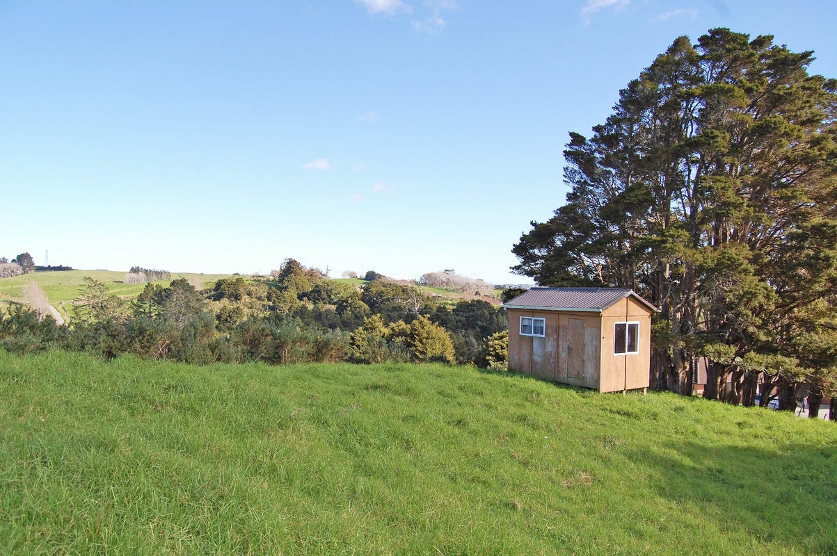 36 Tawa Avenue, Kaiwaka - Carousel 1