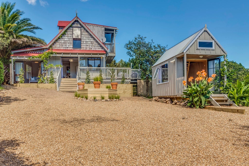 22 Kennedy Road, Surfdale, Waiheke Island - Carousel 2