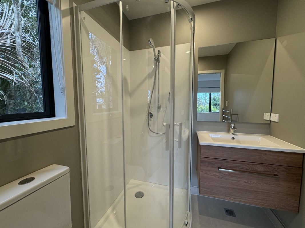 8/169 Beach Haven Road, Beach Haven, Auckland - Carousel 11