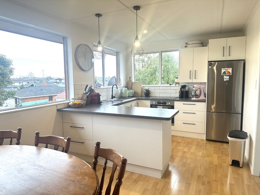29 Hopkins Street, Gleniti, Timaru - Carousel 2