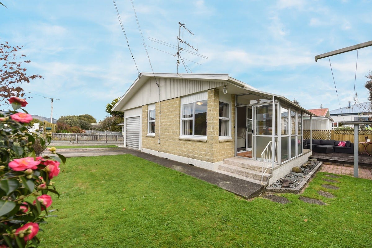 2 Willow Avenue, Stoke, Nelson, Nelson / Tasman - Carousel 1