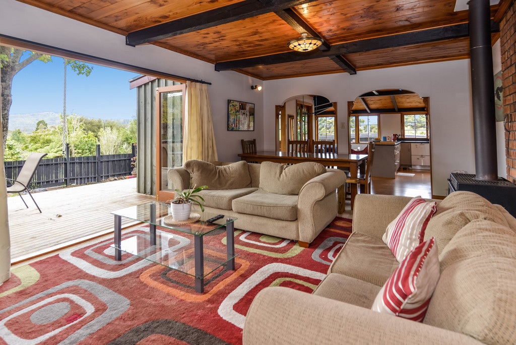 5 Staley Road, Parau, Auckland - Carousel 1