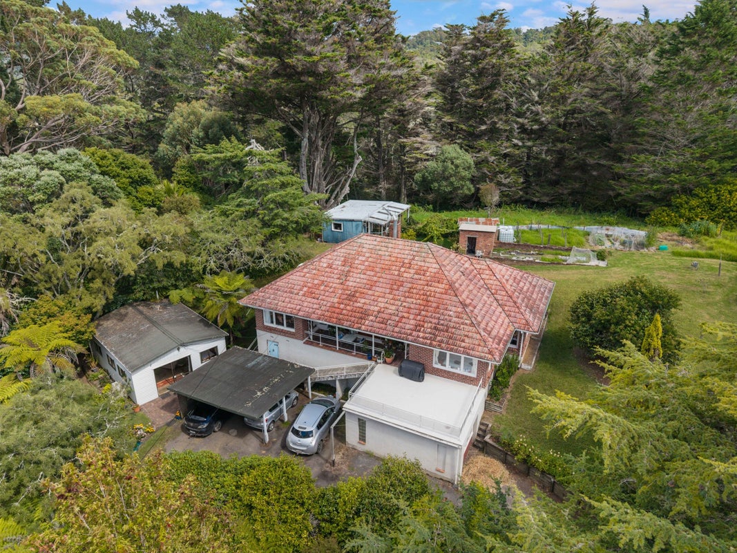 14 Vineyard Road, Henderson Valley, Auckland - Carousel 1