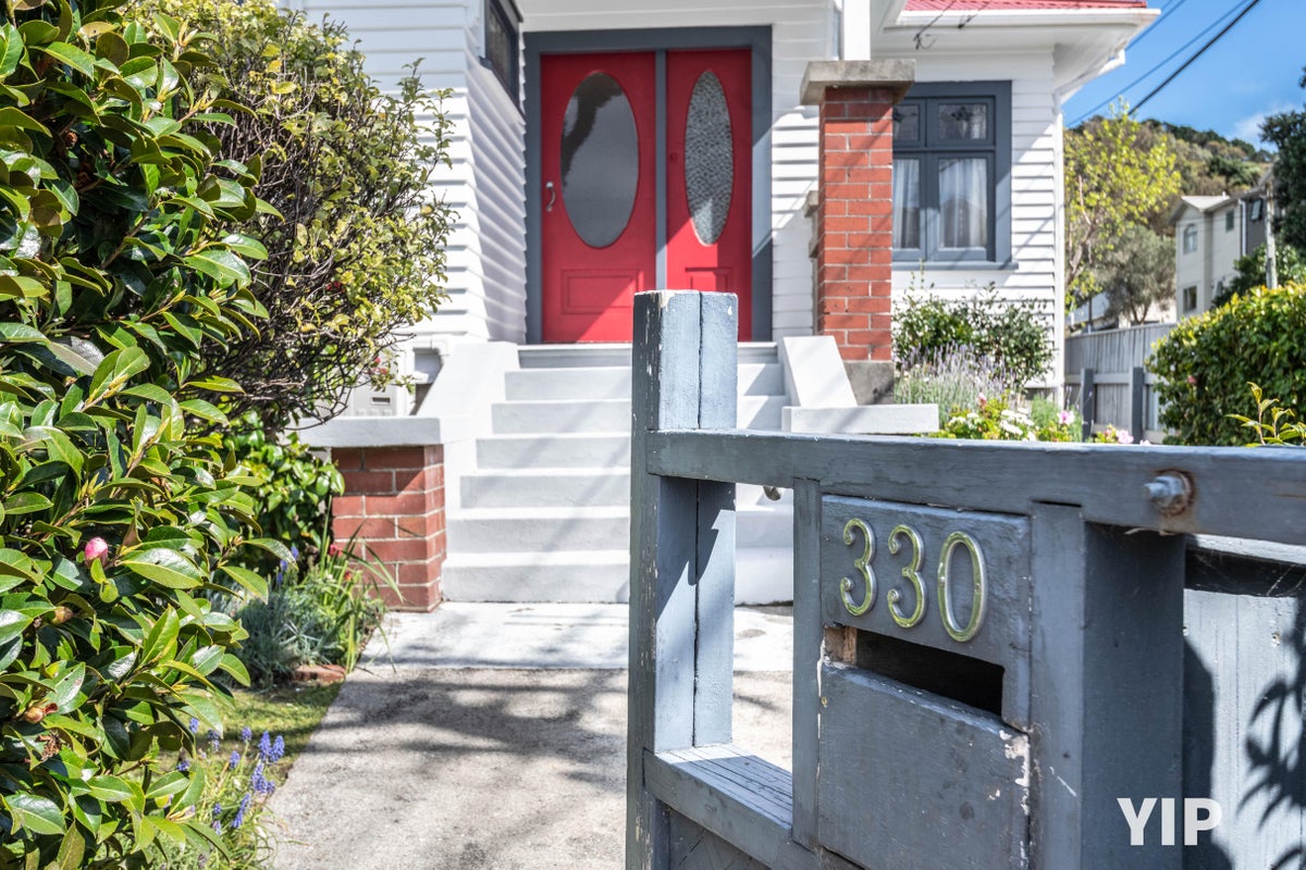330 Adelaide Road, Newtown, Wellington - Carousel 2