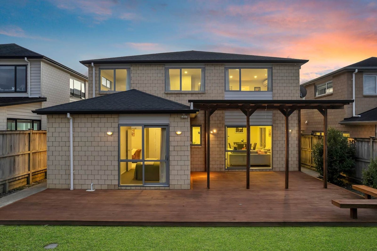 10  Fong Road, Flat Bush, Manukau City, Auckland - Carousel 2