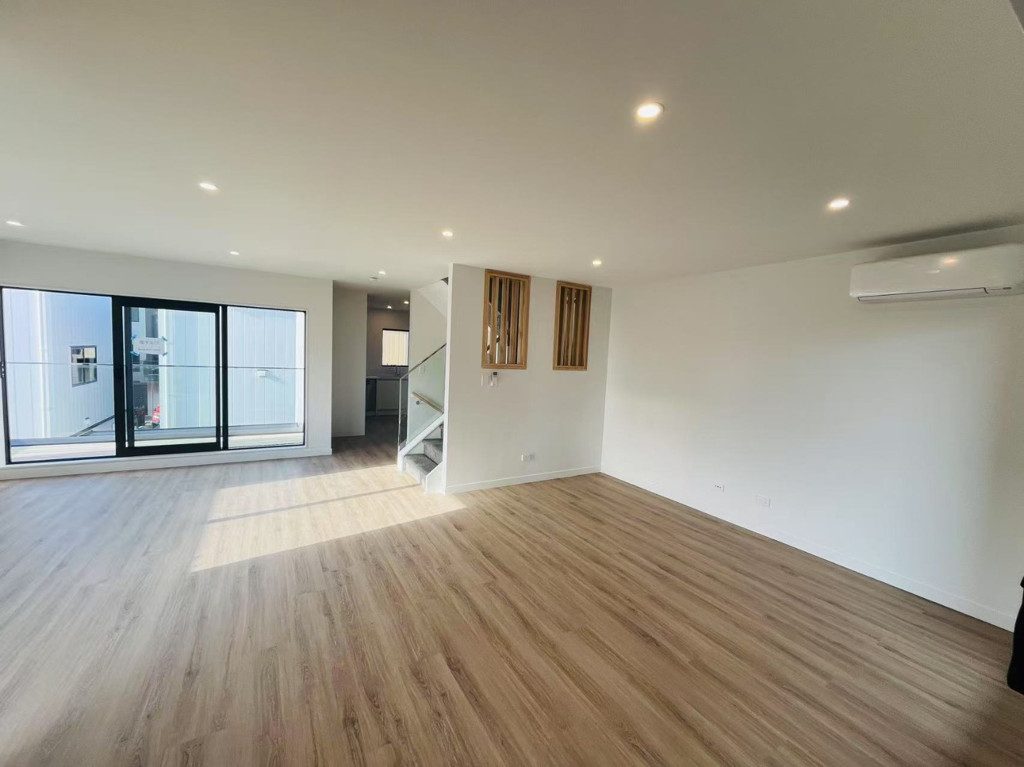 21 Monstedt Terrace, Windsor Park, Auckland - Carousel 2