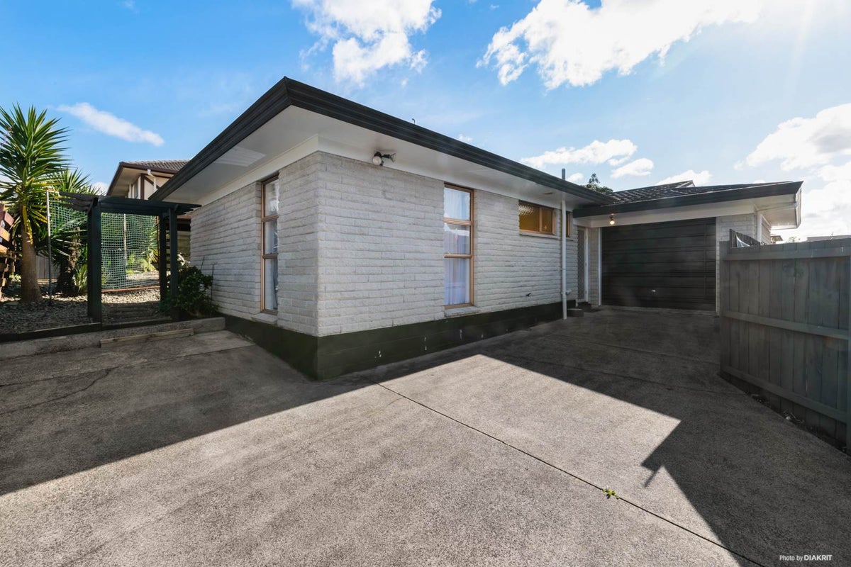 2/32 Gills Avenue, Papakura, Auckland - Carousel 1