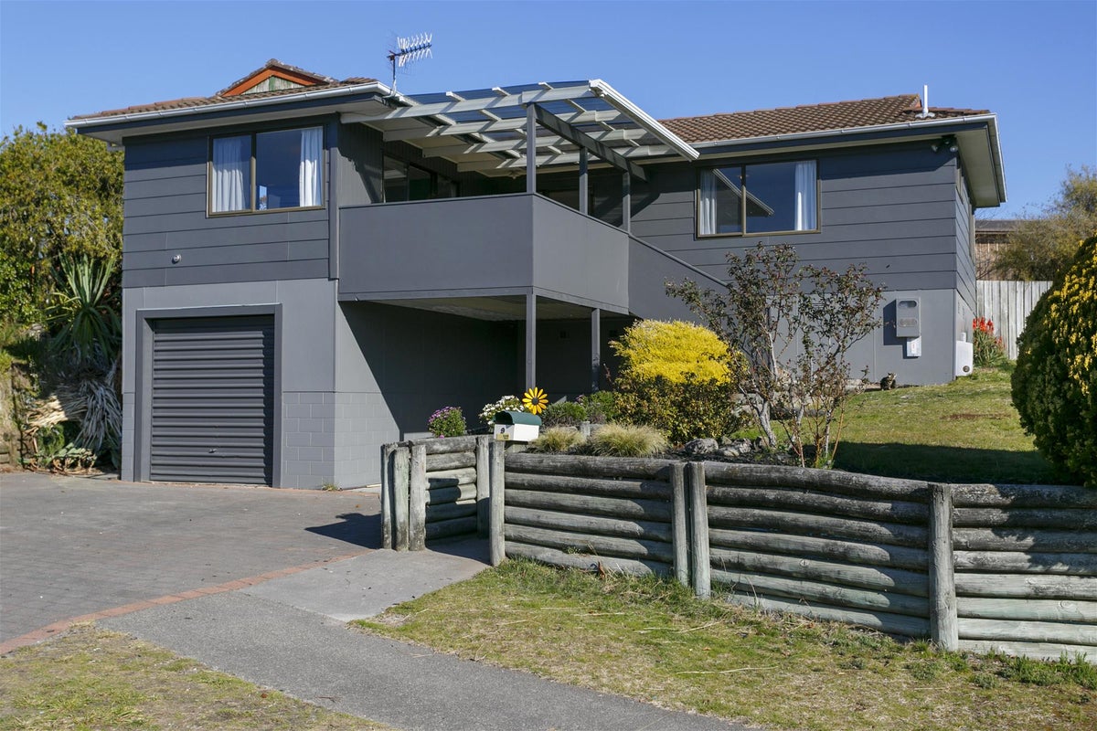 9 Gladstone Grove, Richmond Heights, Taupo - Carousel 2