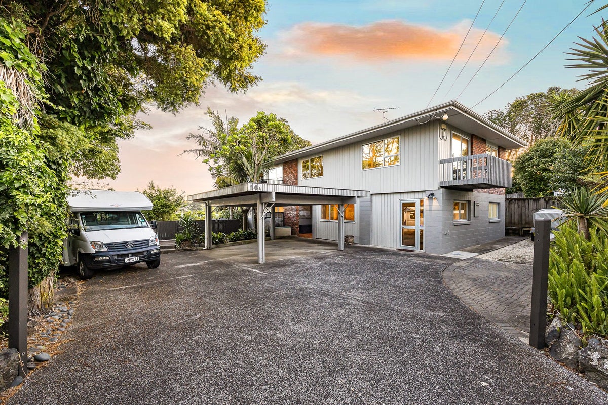 14A Kowhai Road, Campbells Bay, Auckland - Carousel 2