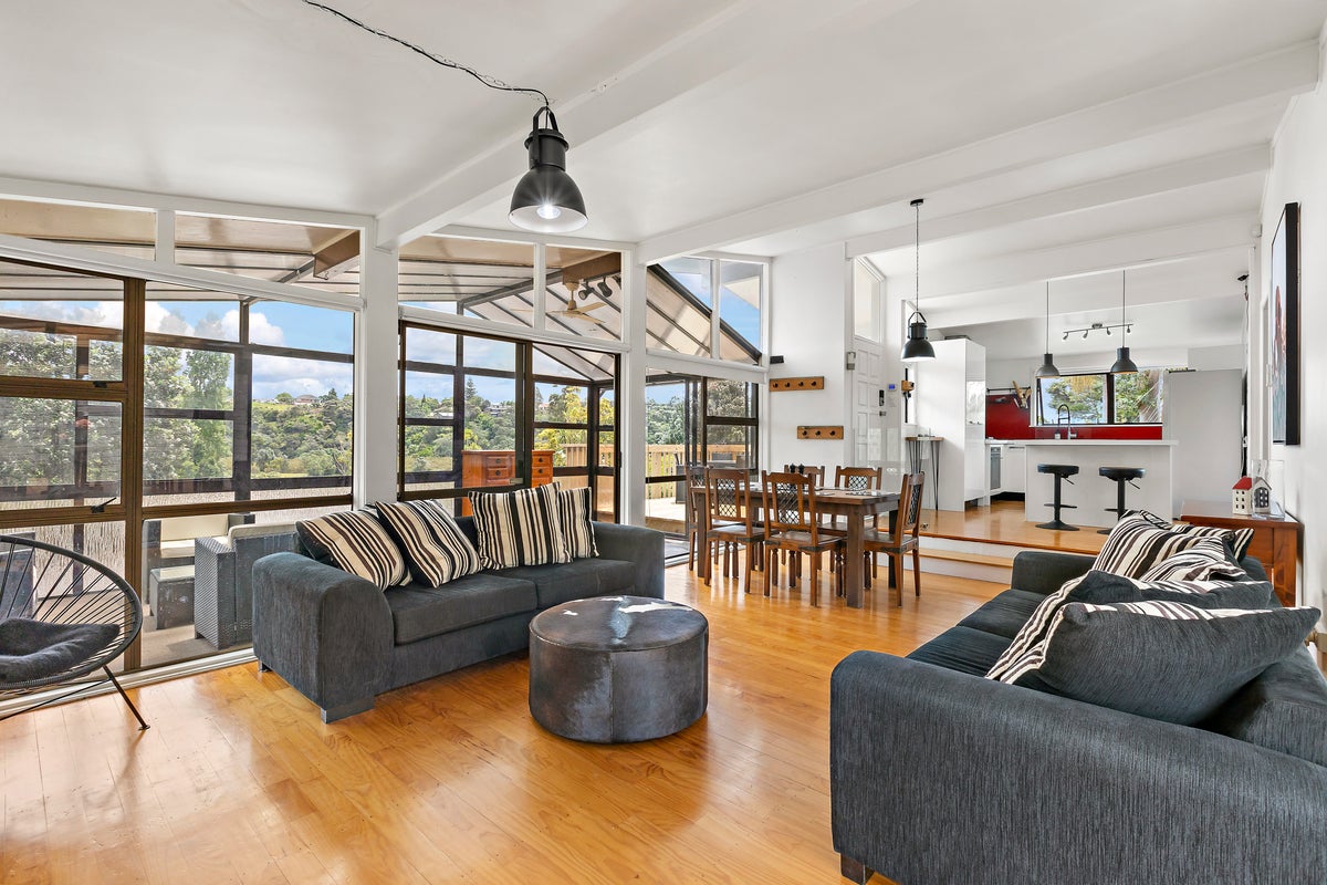 7 Noall Street, Te Atatu Peninsula, Auckland - Carousel 2