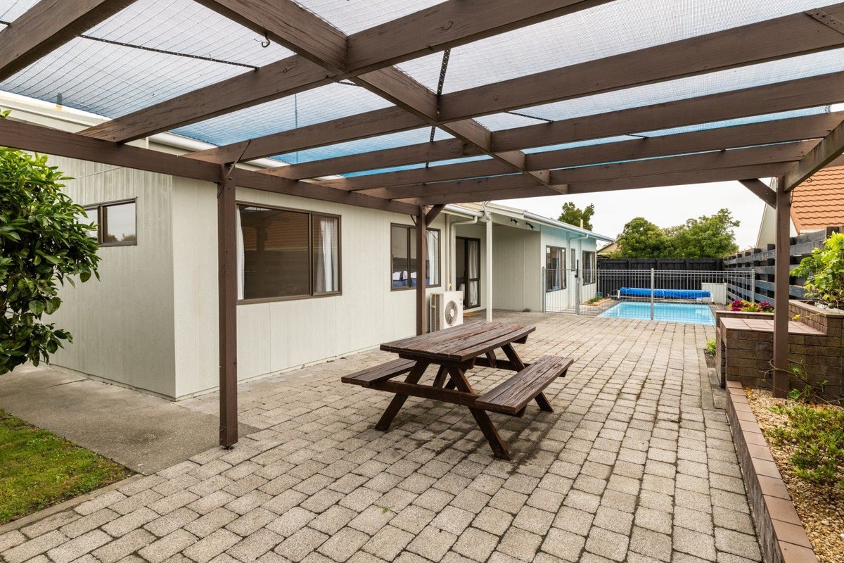 35 Townshend Crescent, Greenmeadows, Napier - Carousel 1