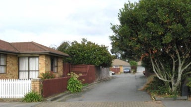 2/12 Honeysuckle Place, Northcote, Christchurch - Carousel 1
