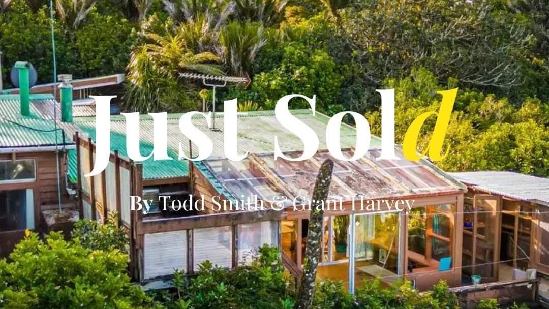 216 Scenic Drive, Titirangi, Auckland - Carousel 1