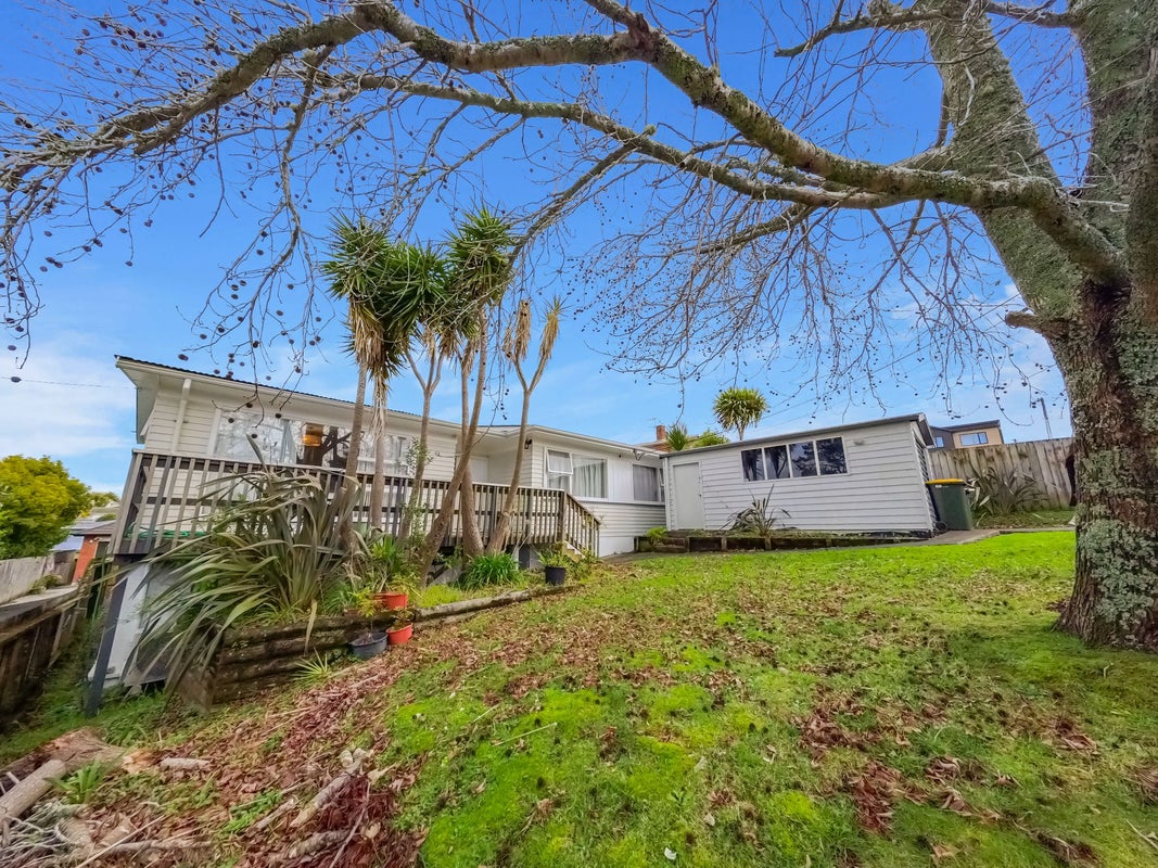 13 Poto Street, Te Atatu South, Auckland - Carousel 2