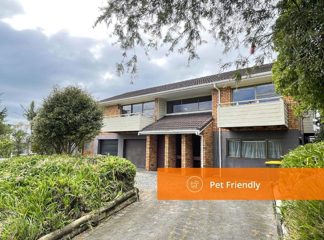 241 Beach Road, Campbells Bay, Auckland - Carousel 1