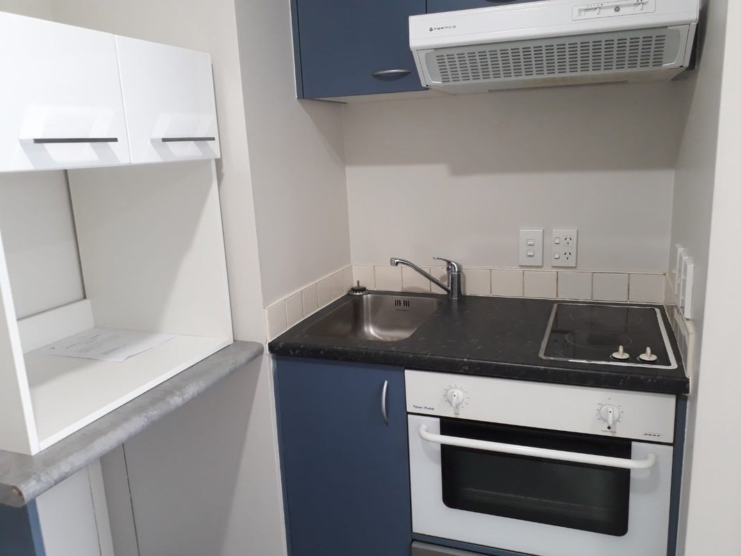 3J/10 Crown Lynn Place, New Lynn, Auckland - Carousel 2