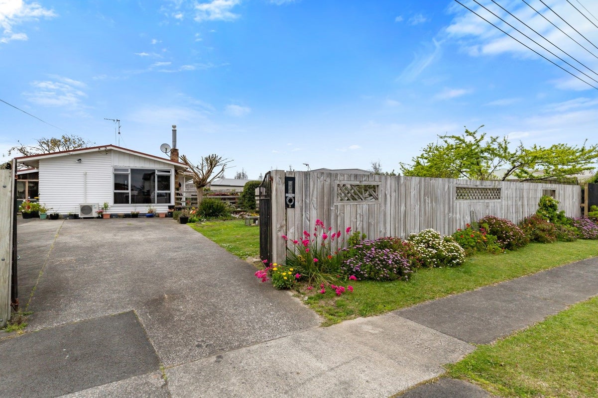 9 Mahana Road, St Andrews, Hamilton - Carousel 15