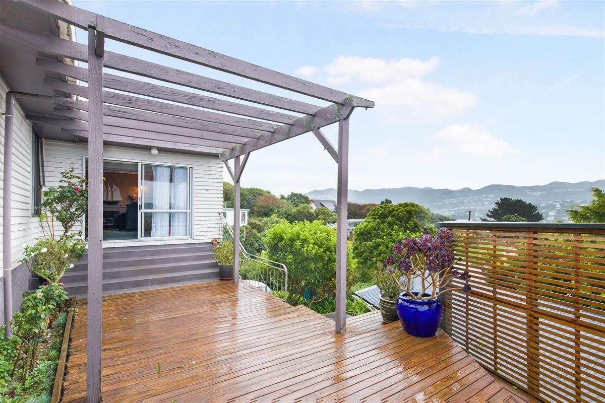19 Macaulay Street, Johnsonville, Wellington - Carousel 19