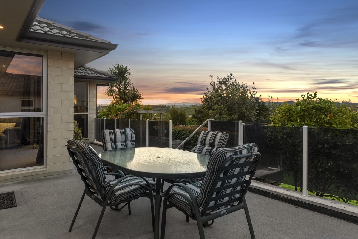 85 Mortlake Heights, Pyes Pa, Tauranga - Carousel 2