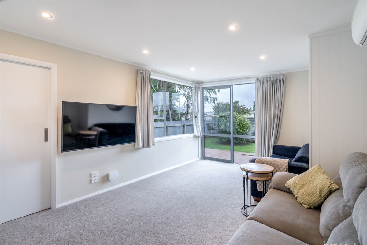 69 Lothian Crescent, Strathern, Invercargill - Carousel 2