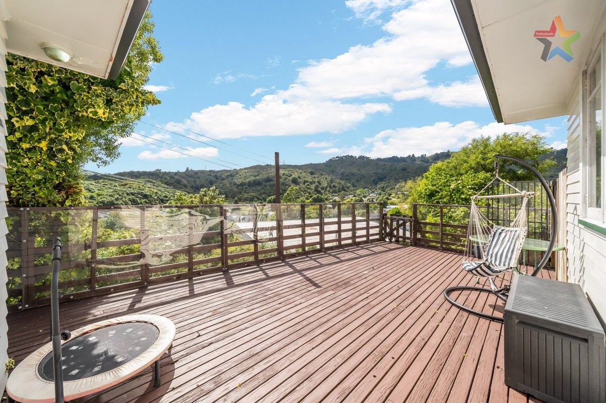 32A Kopara Grove, Stokes Valley, Lower Hutt - Carousel 2