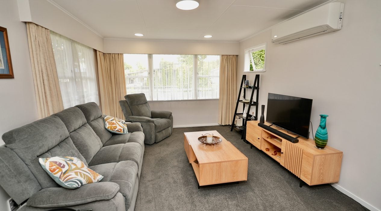 116 Ruamahanga Crescent, Terrace End, Palmerston North - Carousel 2