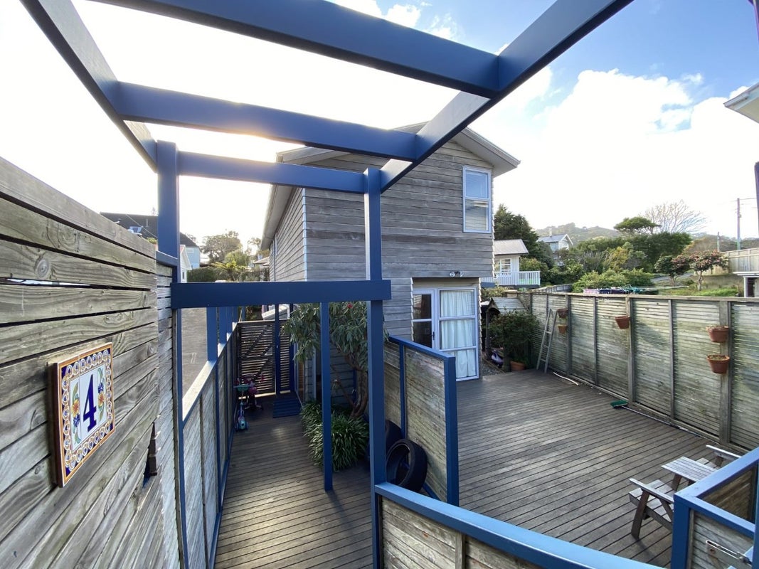 4 Clutha Avenue, Khandallah, Wellington - Carousel 1