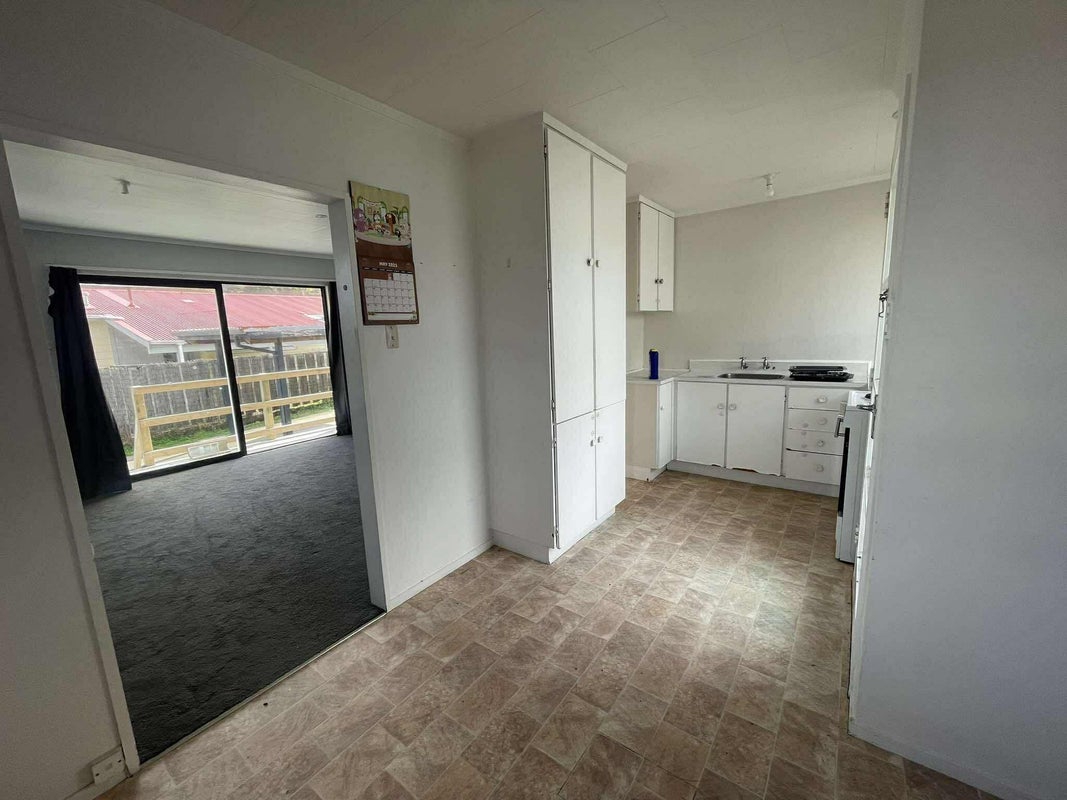 1/43 Hartford Crescent, Totara Park, Upper Hutt - Carousel 2
