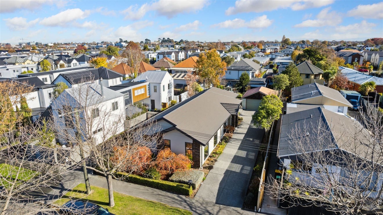 83 Bishop Street, St Albans, Christchurch - Carousel 19