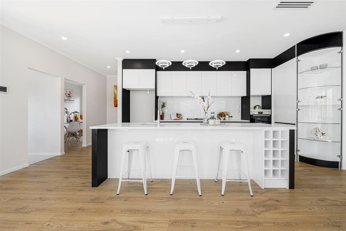 4 Aklander Rise, Flat Bush, Auckland - Carousel 2